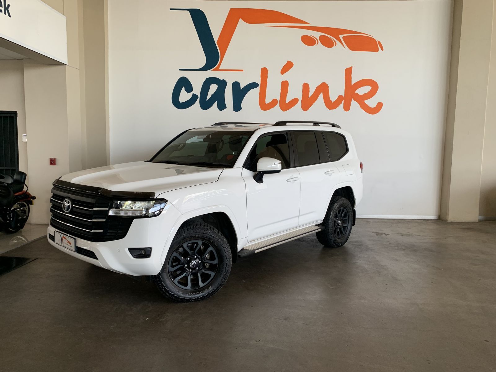 2022 Toyota Land Cruiser photo 3