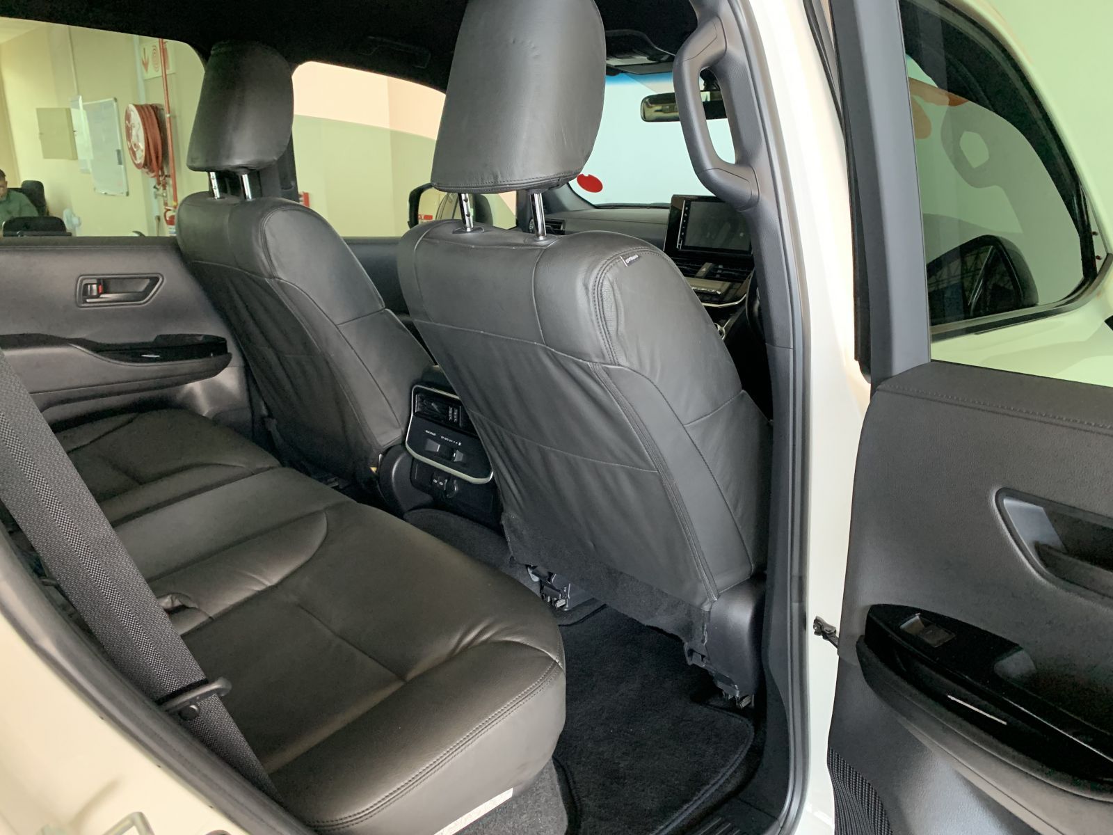 2022 Toyota Land Cruiser photo 5