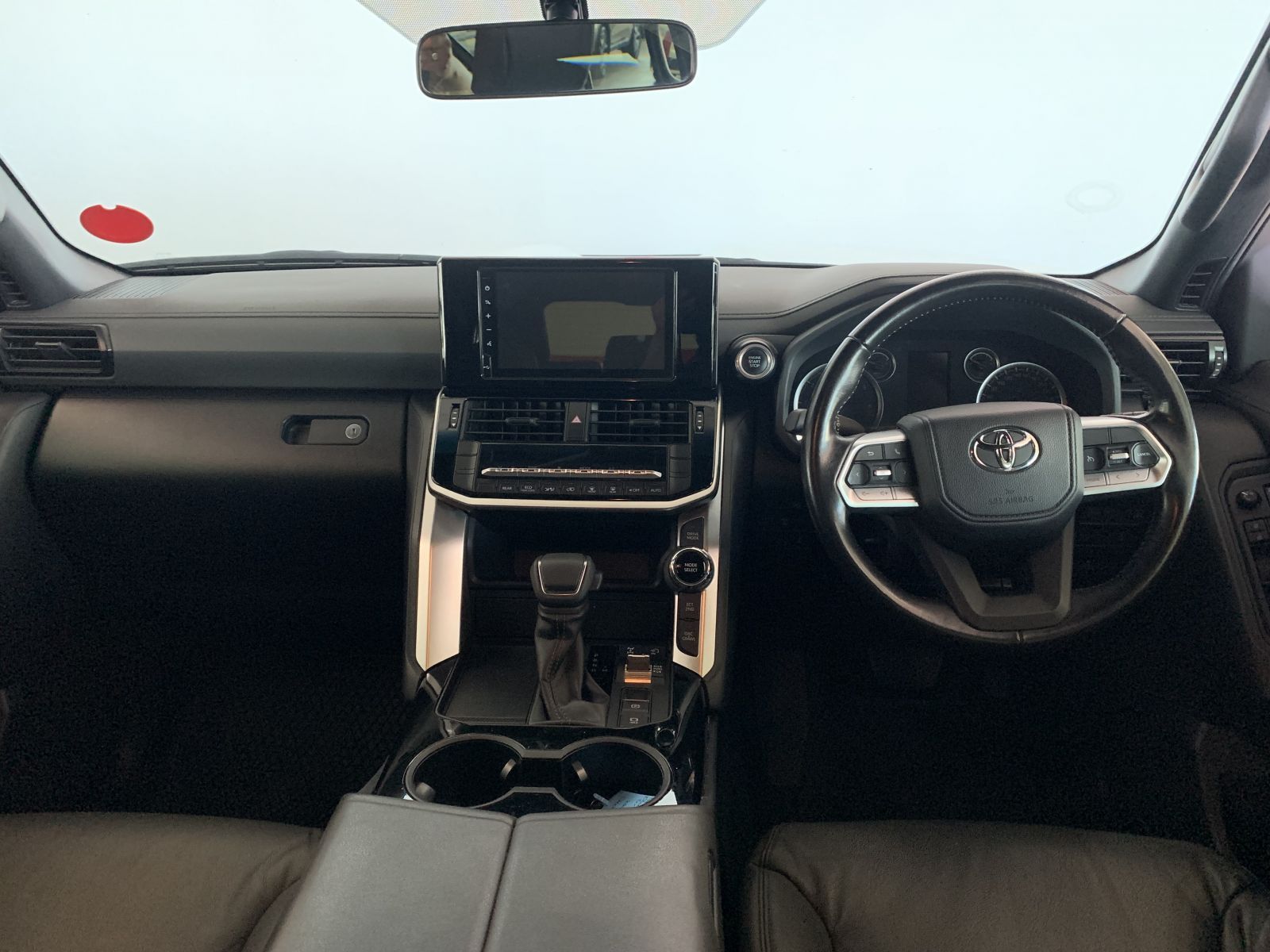 2022 Toyota Land Cruiser photo 7