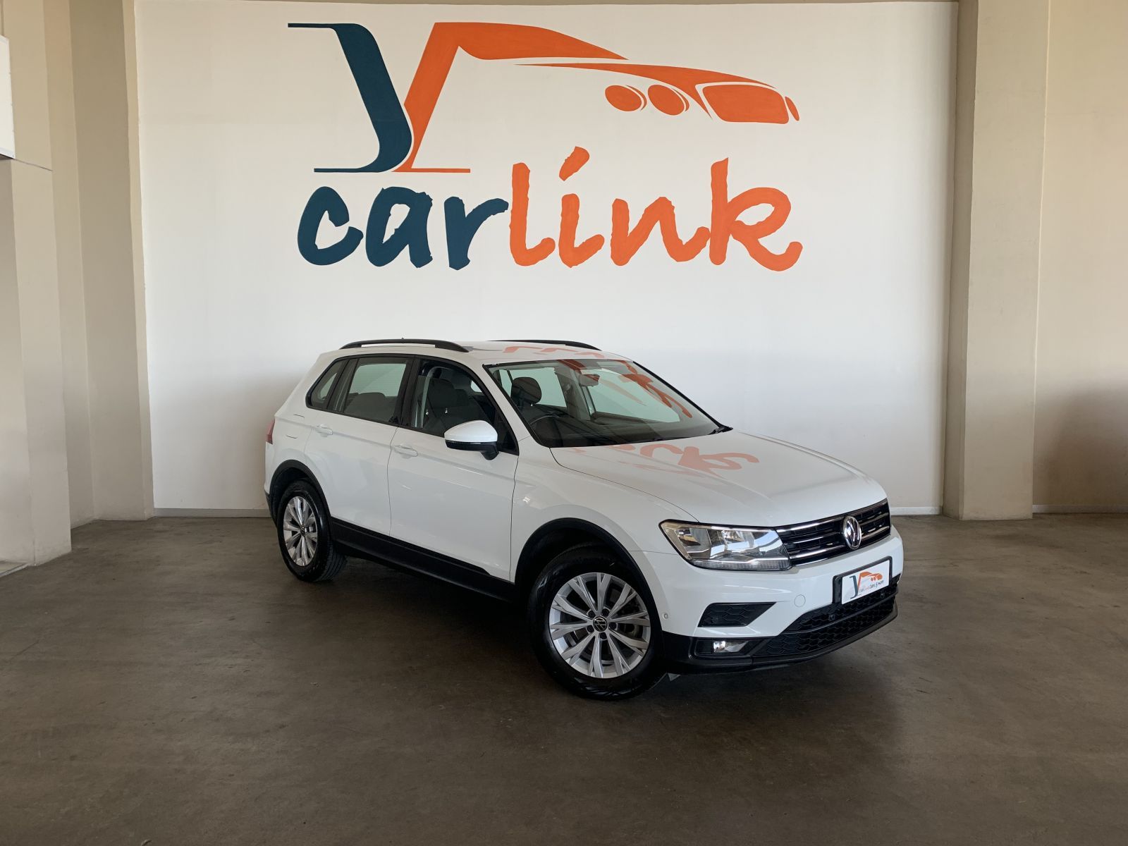 2021 Volkswagen Tiguan photo 1