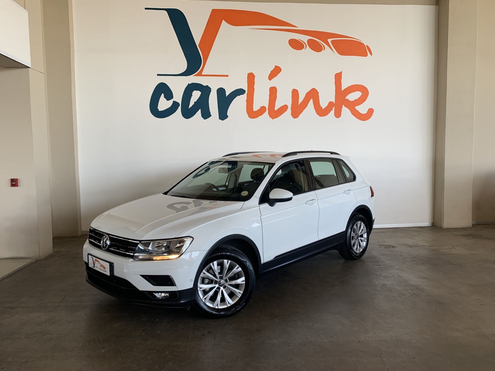 2021 Volkswagen Tiguan photo 3