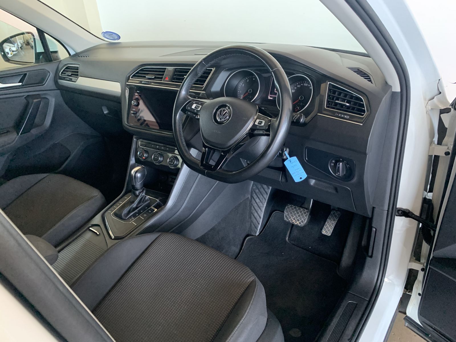 2021 Volkswagen Tiguan photo 6