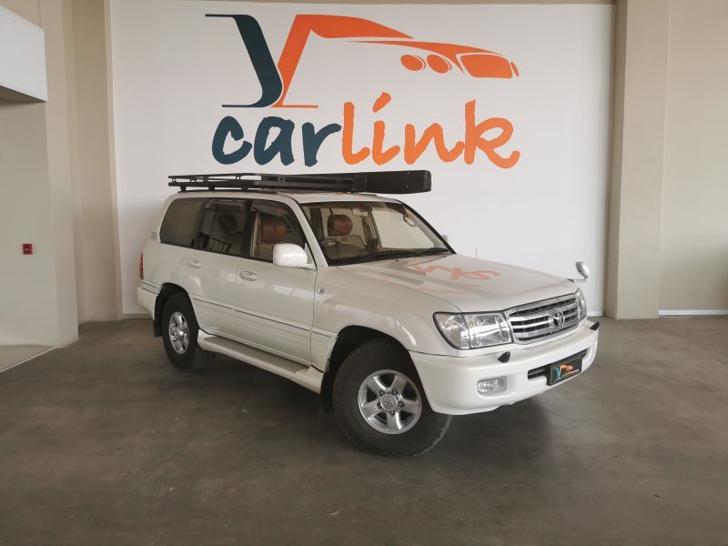 2003 Toyota Land Cruiser photo 1