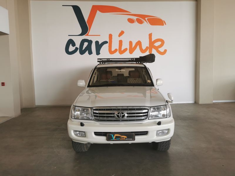 2003 Toyota Land Cruiser photo 2