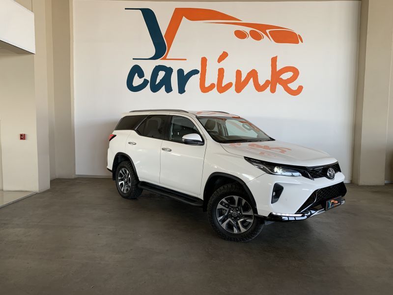 2023 Toyota Fortuner photo 1