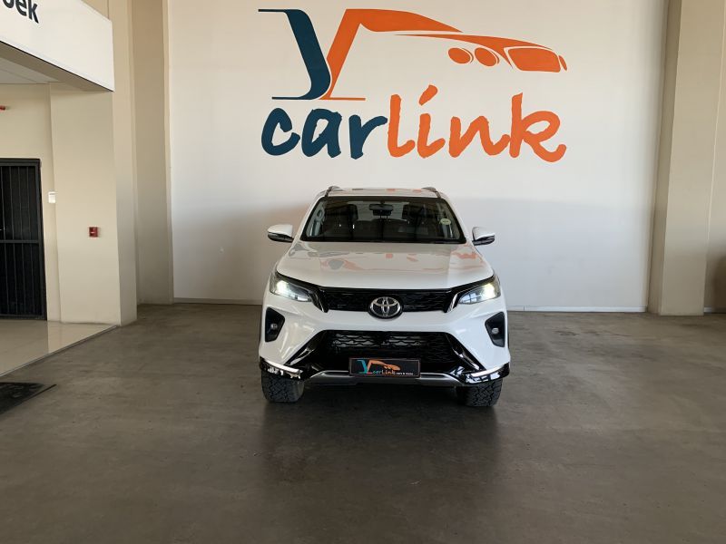 2023 Toyota Fortuner photo 2