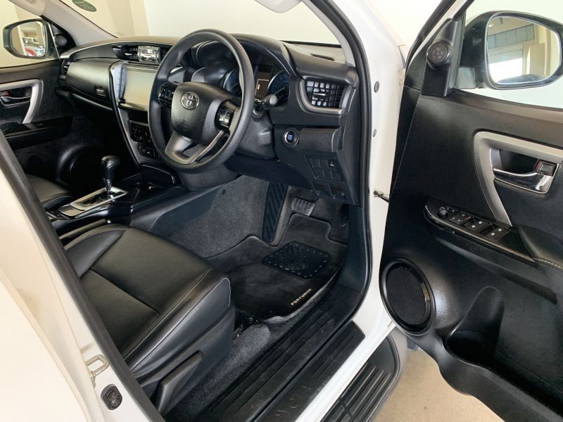 2023 Toyota Fortuner photo 6