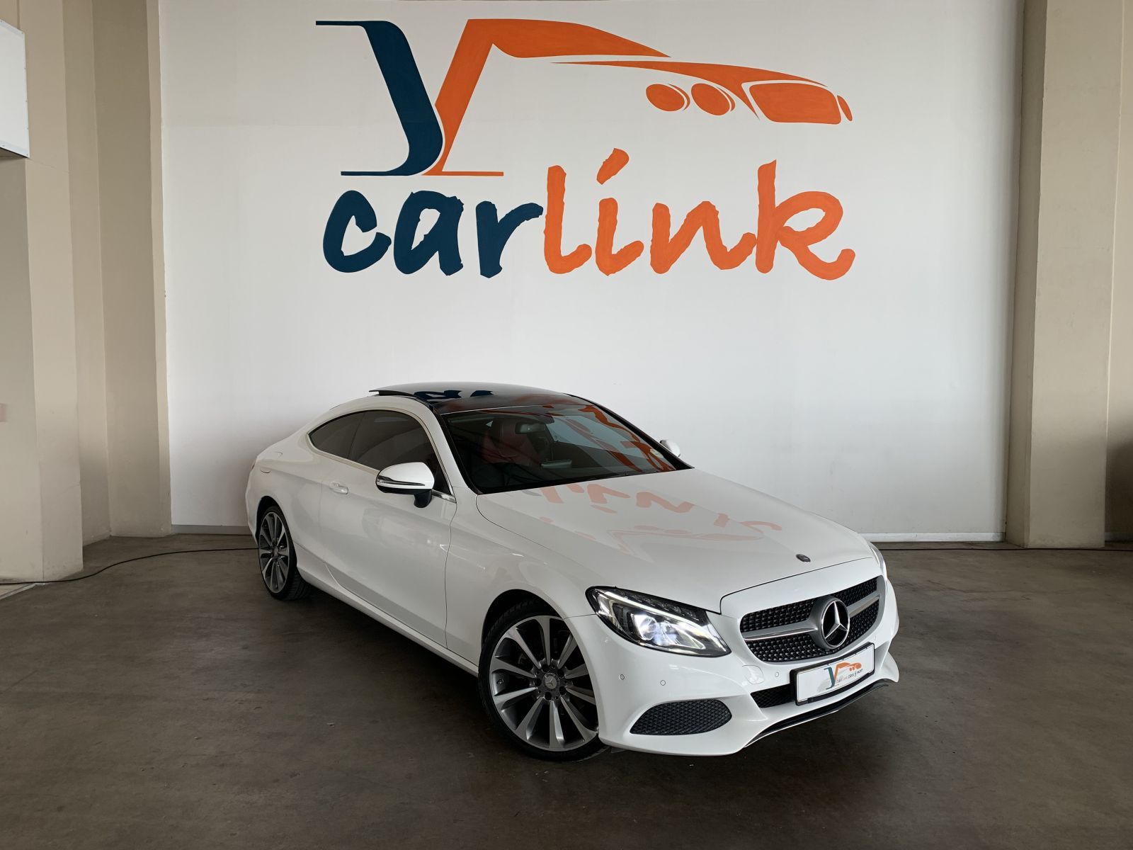 2017 Mercedes-Benz C Class photo 1