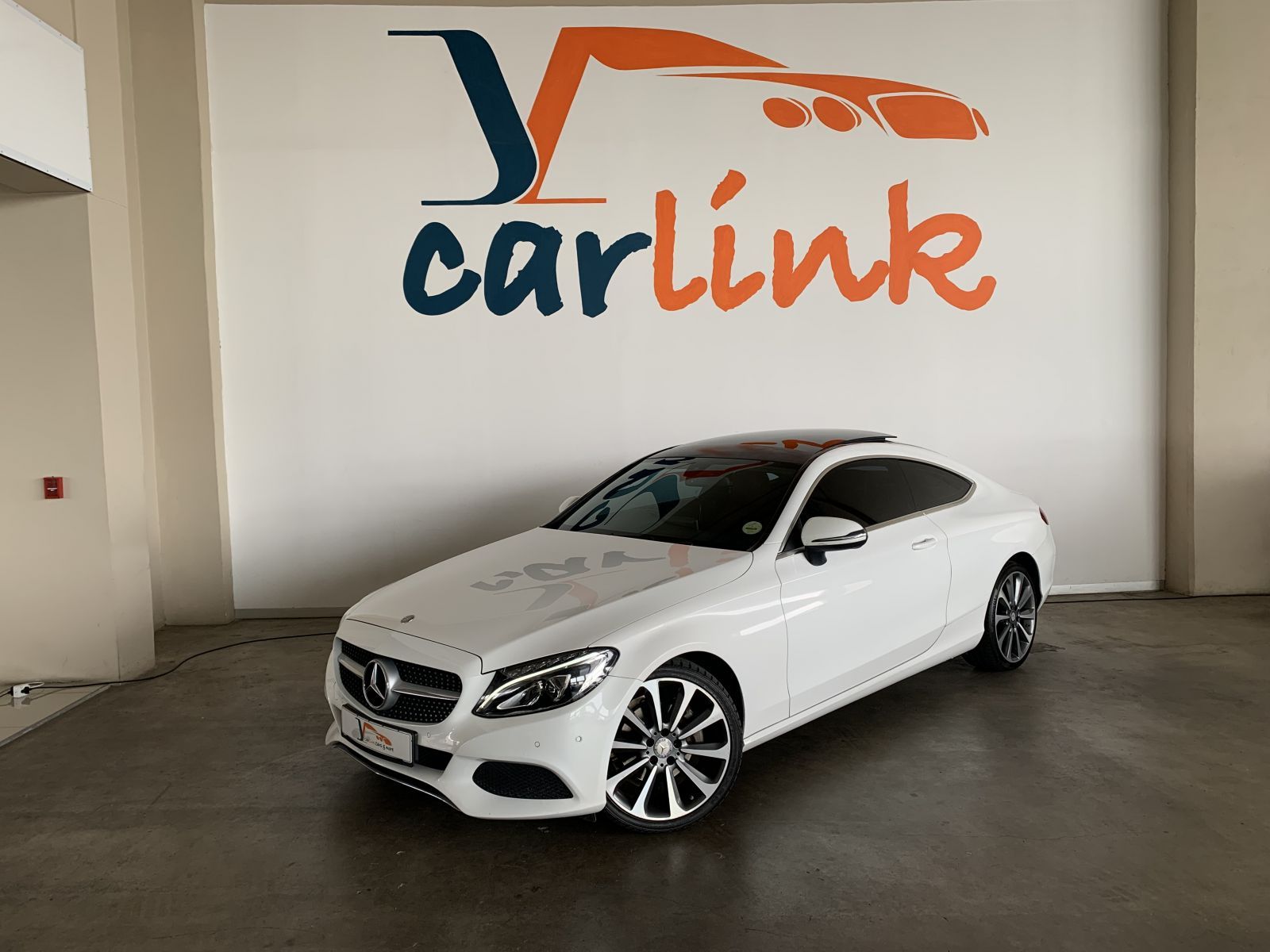 2017 Mercedes-Benz C Class photo 3
