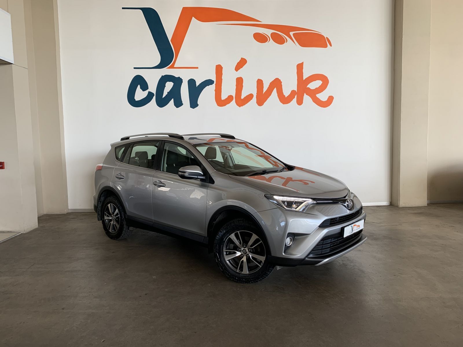 2018 Toyota Rav4 photo 1