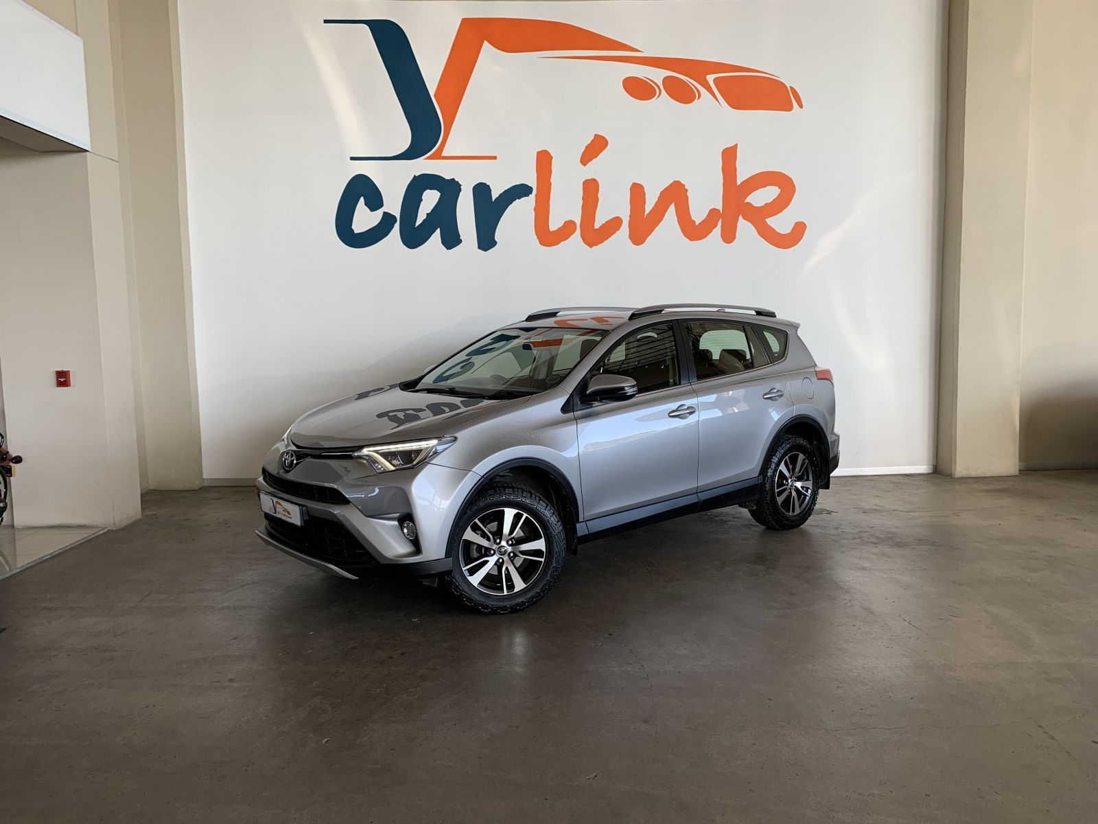 2018 Toyota Rav4 photo 3