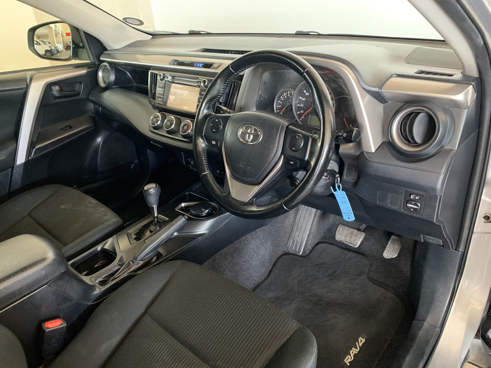 2018 Toyota Rav4 photo 6