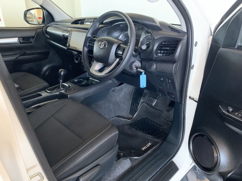 2023 Toyota Hilux photo 6