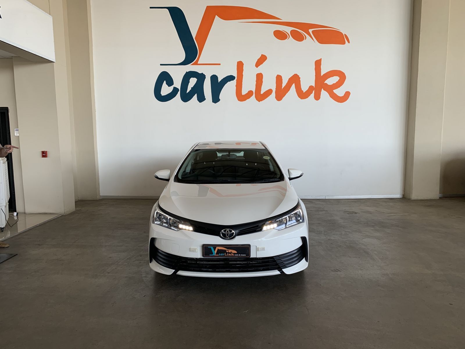 2023 Toyota Corolla photo 2