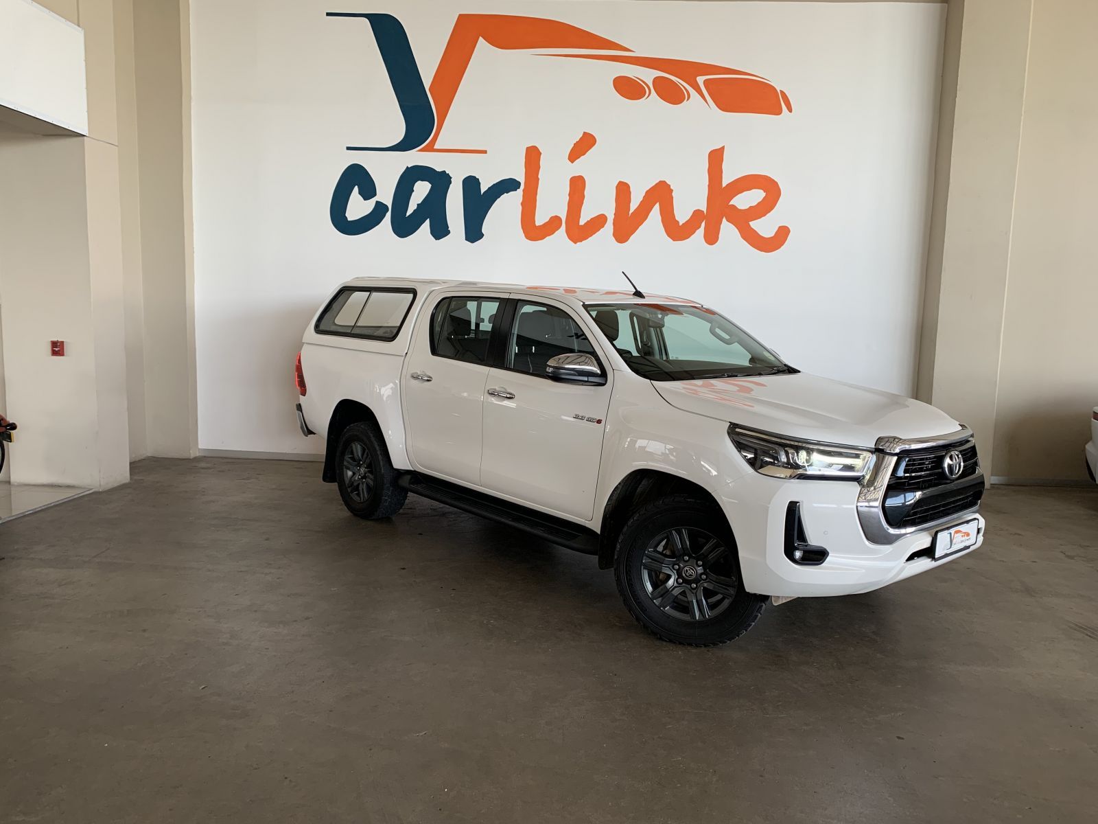 2021 Toyota Hilux photo 1