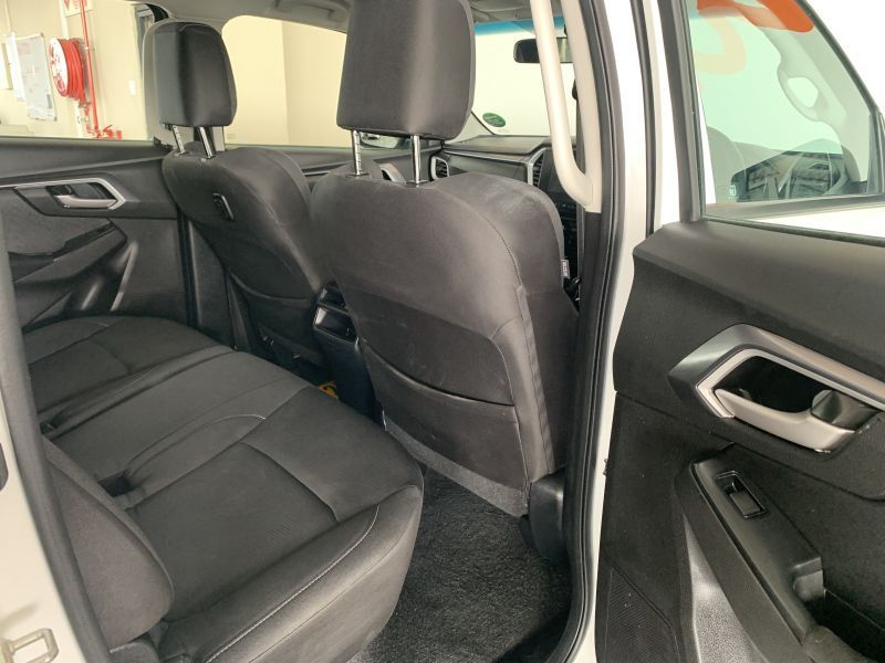 2023 Isuzu D-MAX photo 5