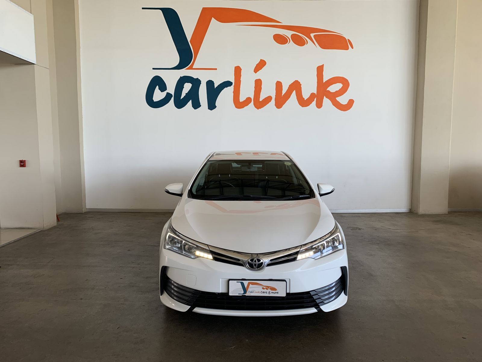 2019 Toyota Corolla photo 2