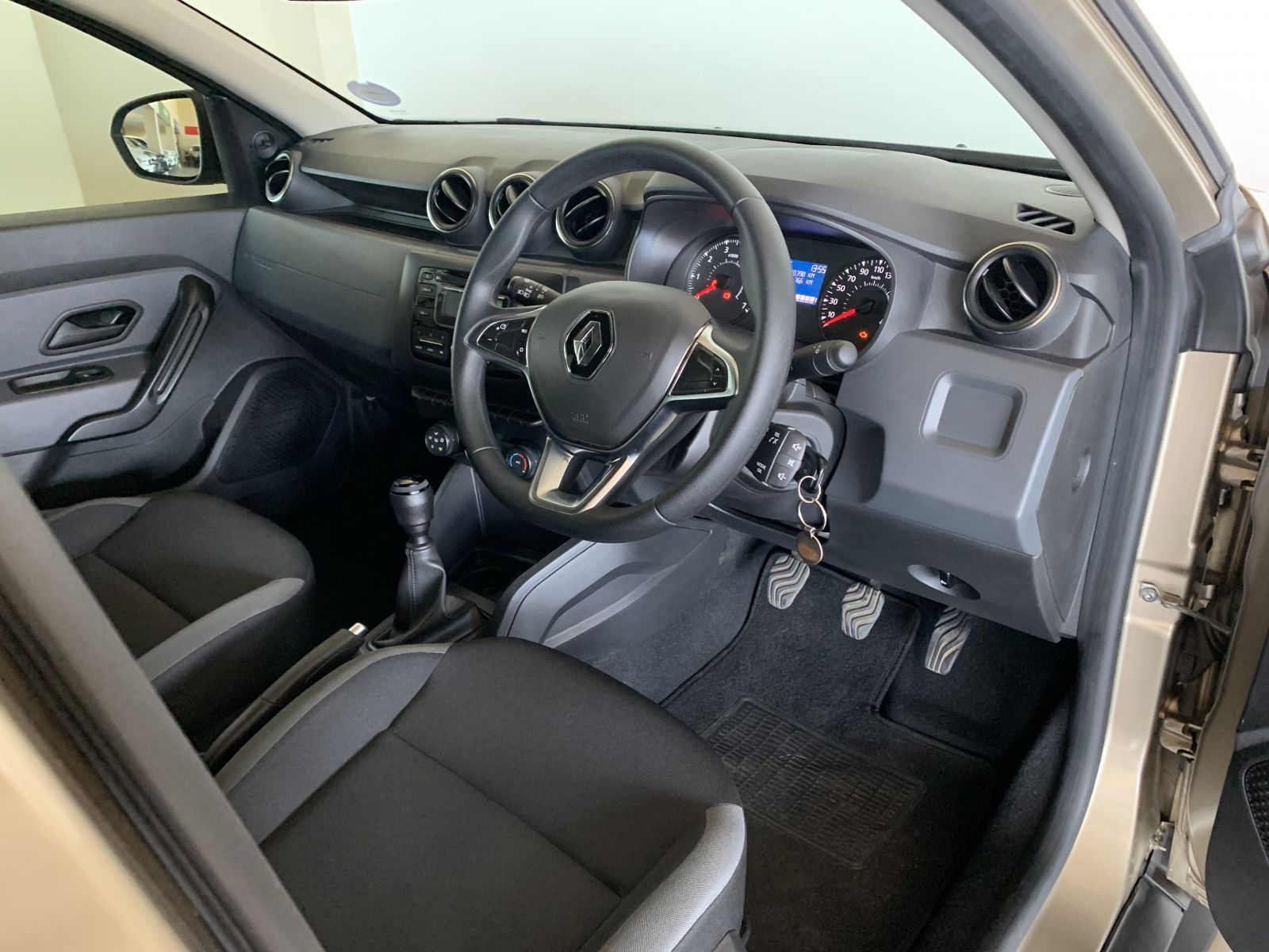2020 Renault Duster photo 6