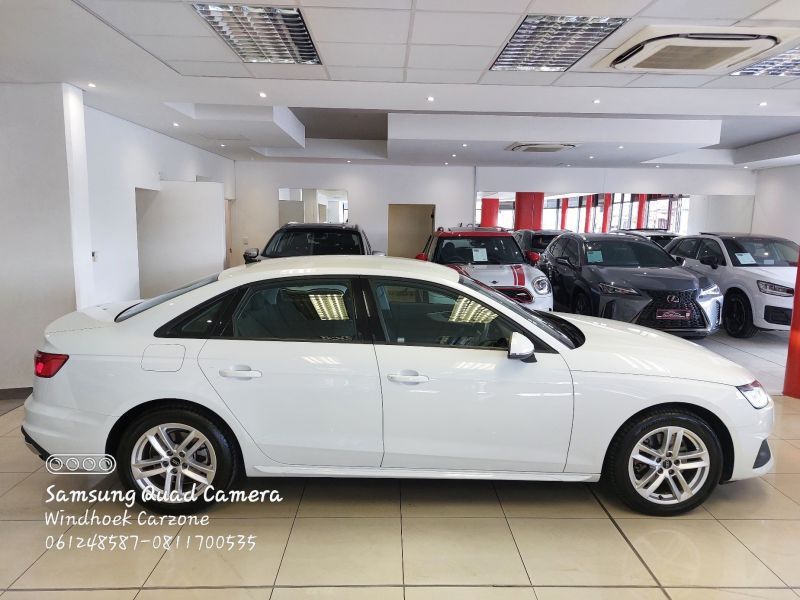 2022 Audi A4 photo 2