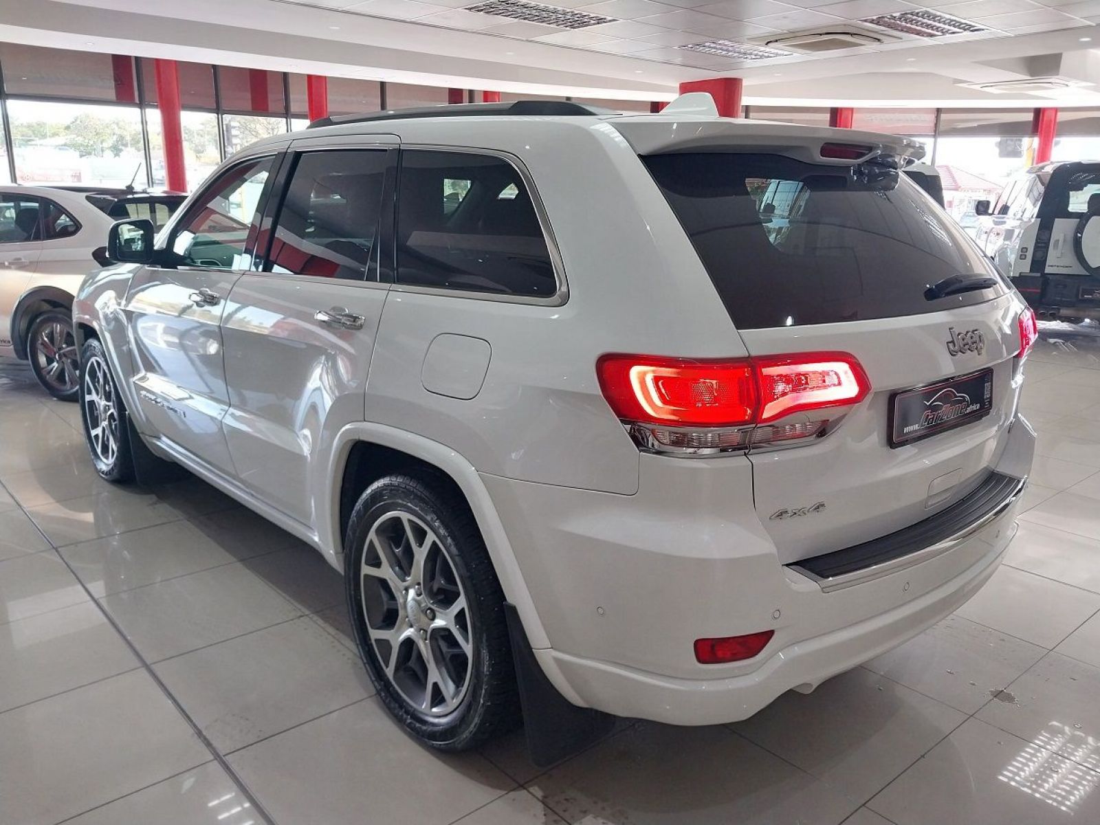 2020 Jeep Grand Cherokee photo 10