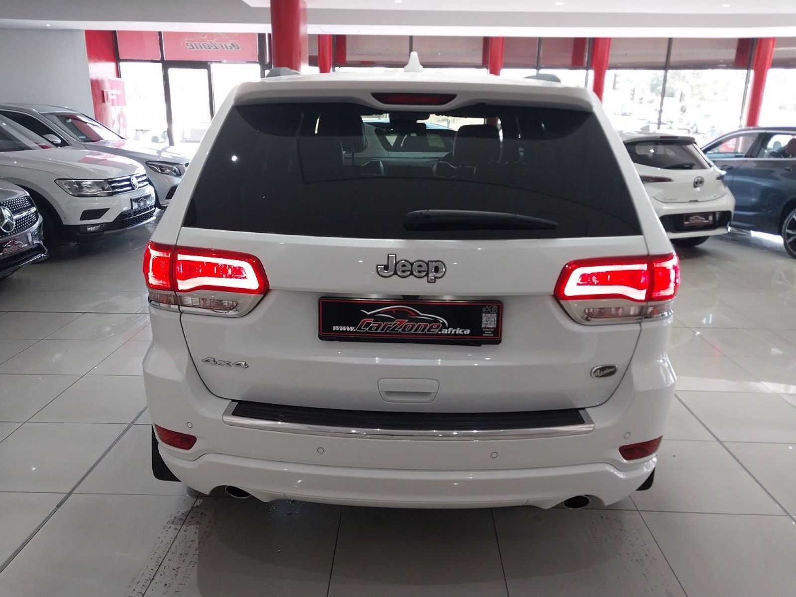 2020 Jeep Grand Cherokee photo 8