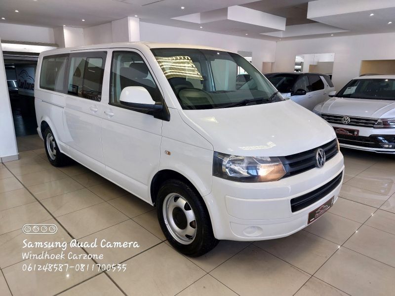 2013 Volkswagen Transporter photo 1