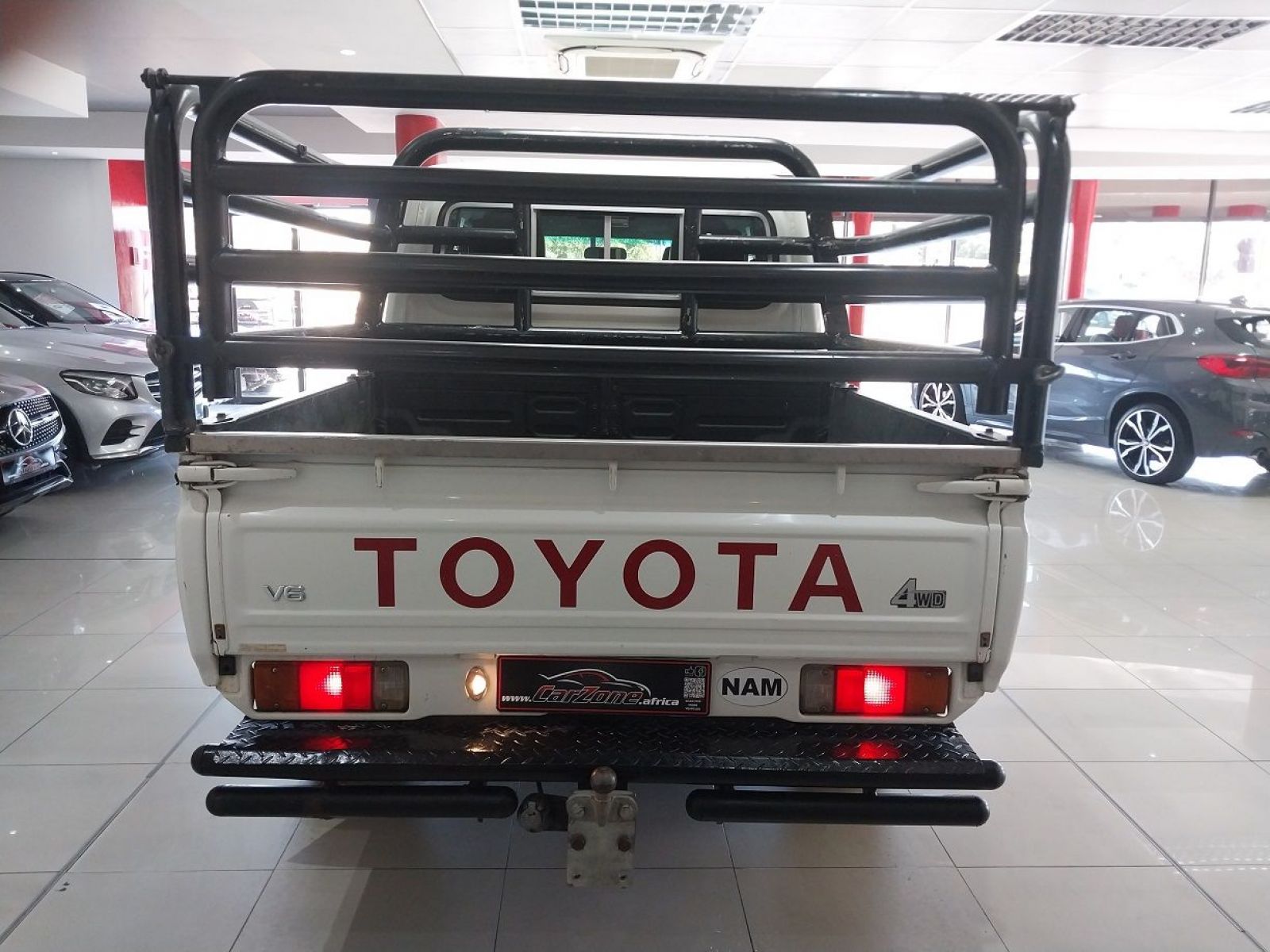 2014 Toyota Land Cruiser photo 8