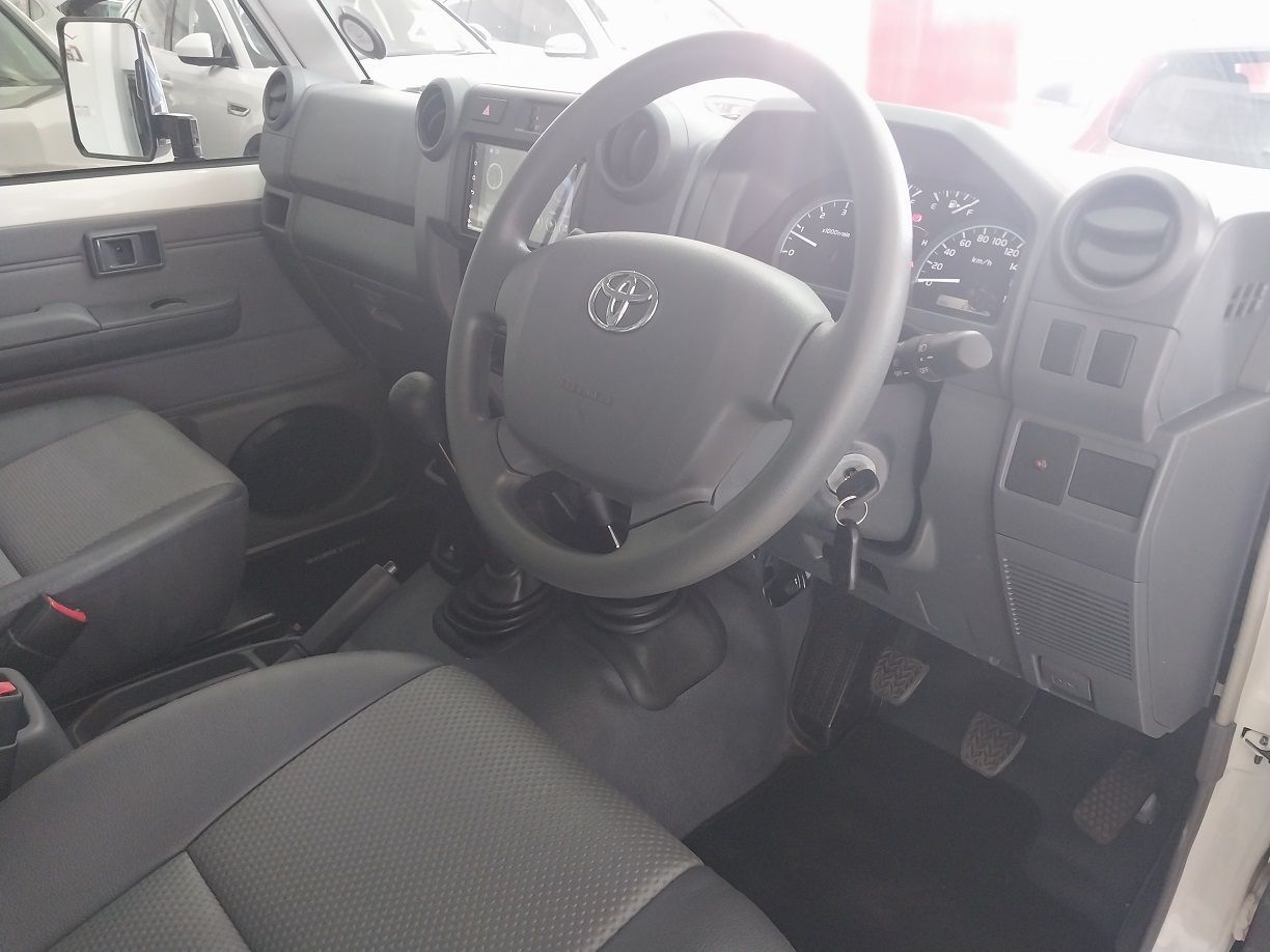 2023 Toyota Land Cruiser photo 6