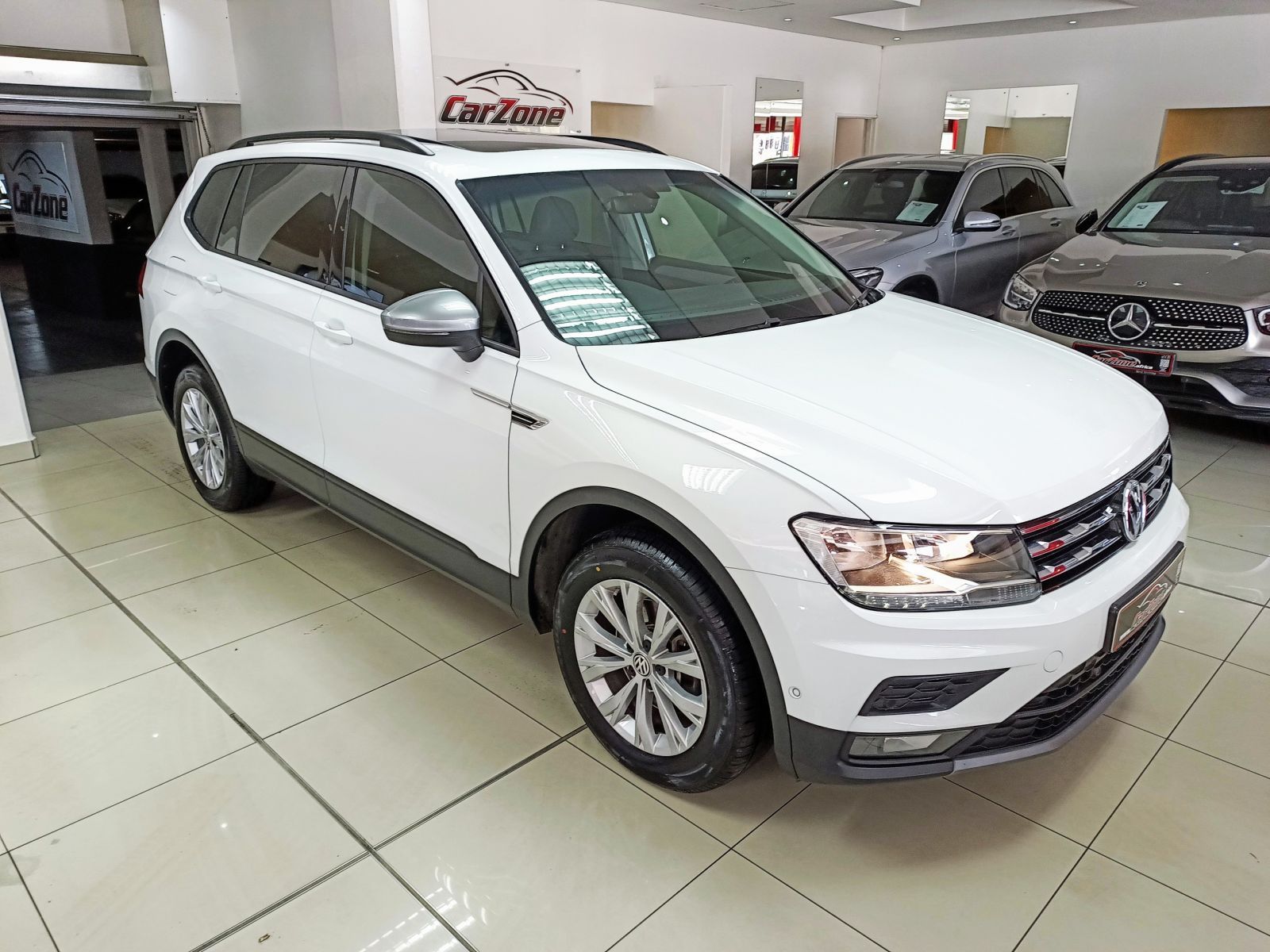 2021 Volkswagen Tiguan photo 1
