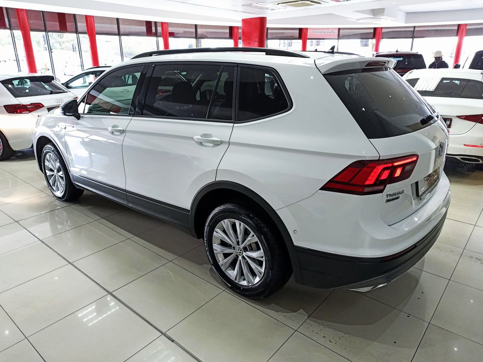 2021 Volkswagen Tiguan photo 10