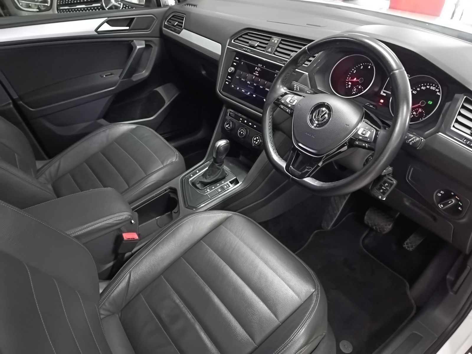 2021 Volkswagen Tiguan photo 6