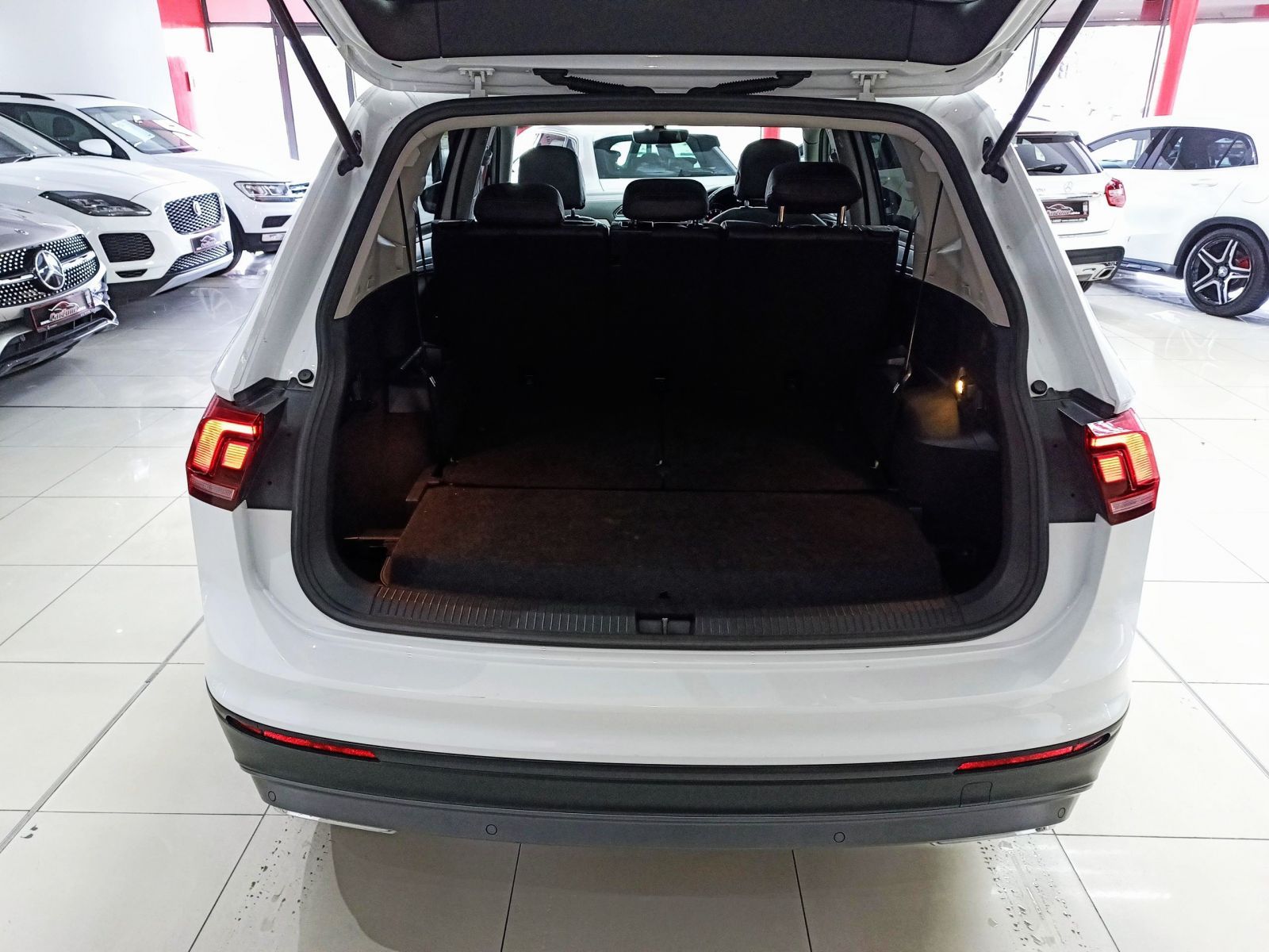 2021 Volkswagen Tiguan photo 8