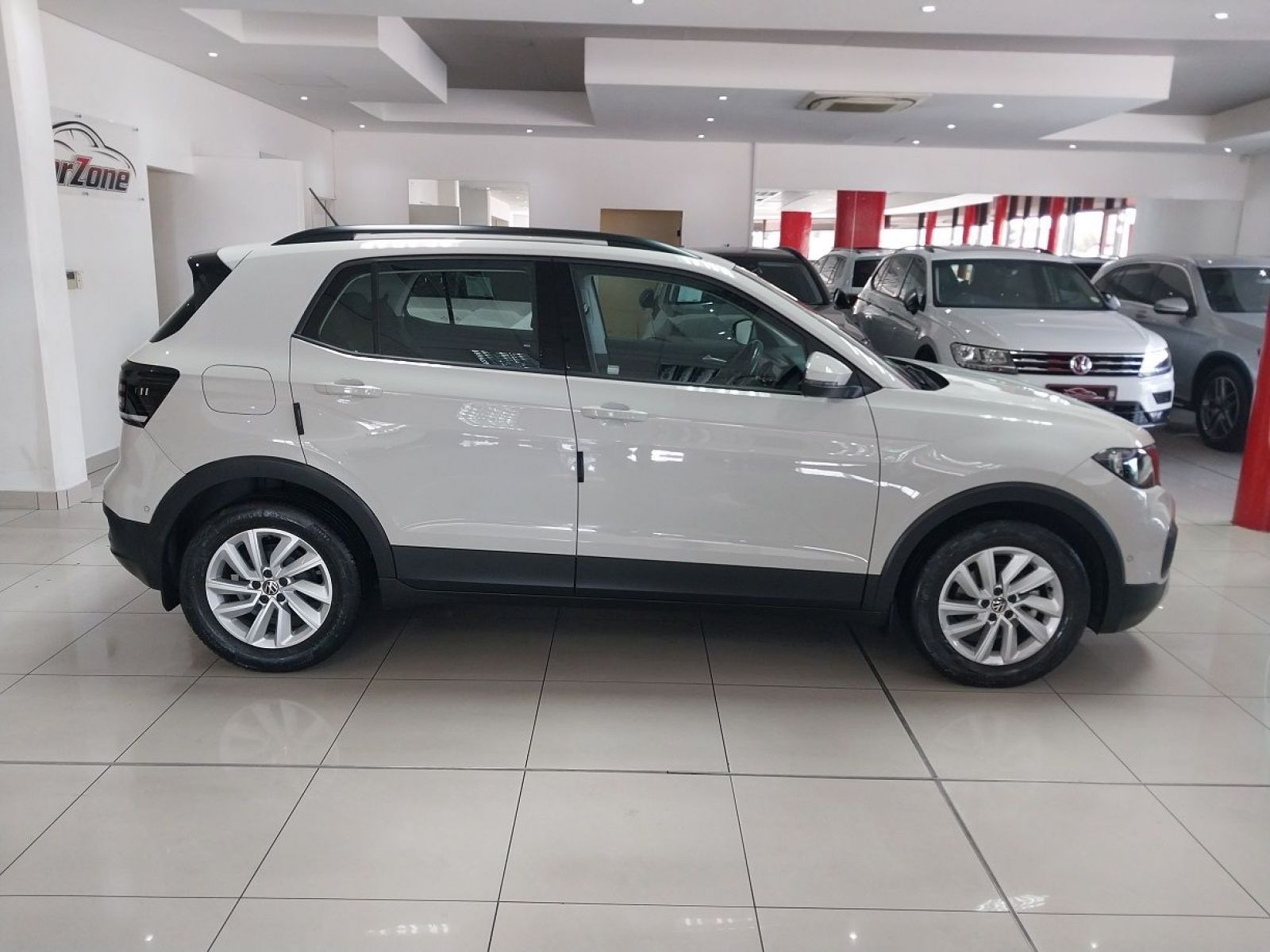 2022 Volkswagen T-Cross photo 2