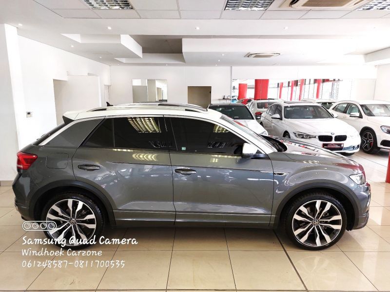 2021 Volkswagen T-Roc photo 2
