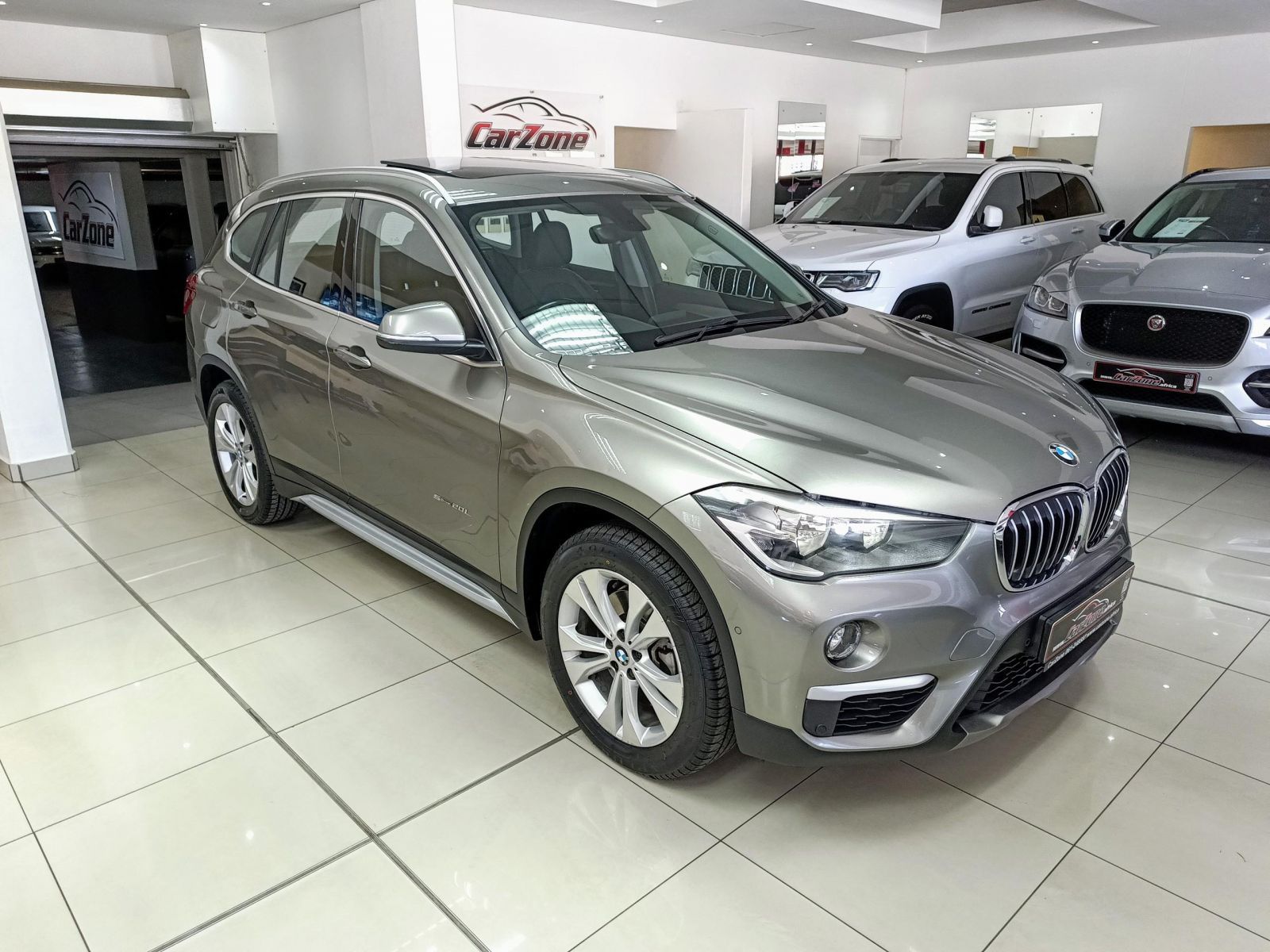 2016 BMW X1 photo 1