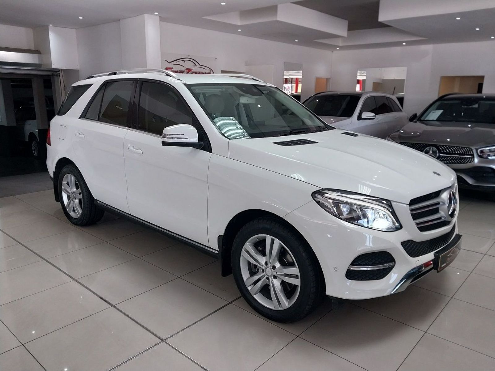 2016 Mercedes-Benz GLE photo 1