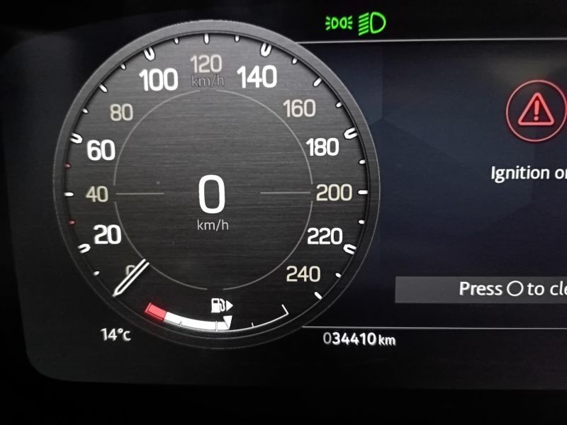 2022 Land Rover Defender photo 5