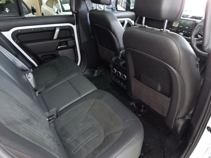2022 Land Rover Defender photo 7
