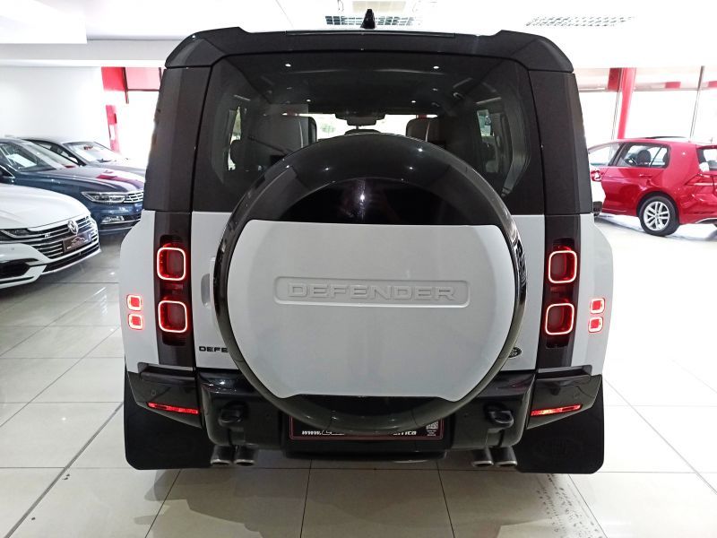 2022 Land Rover Defender photo 8