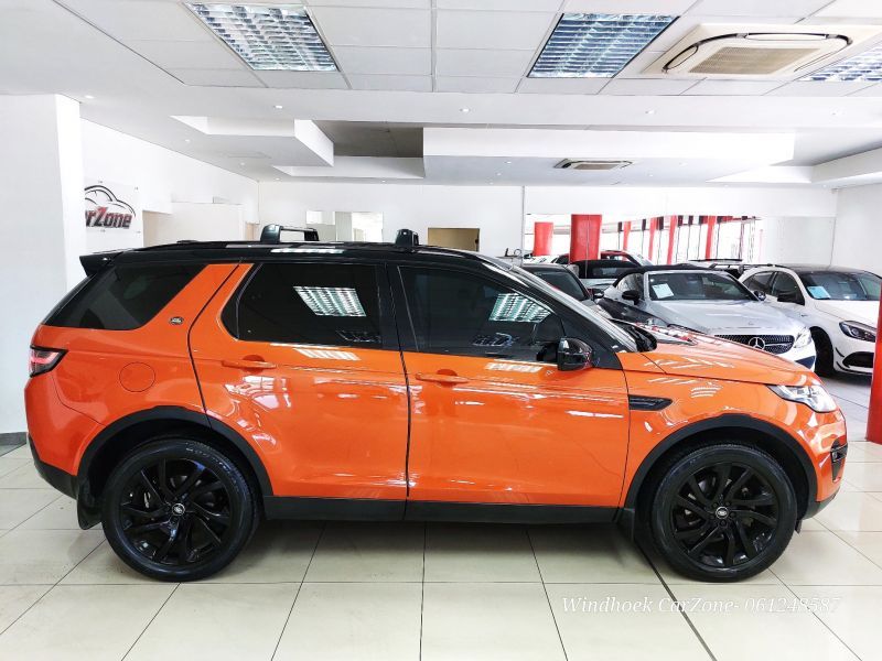 2015 Land Rover Discovery photo 2