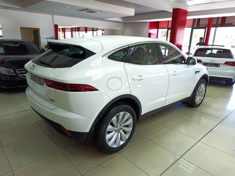 2019 Jaguar E-Pace photo 3
