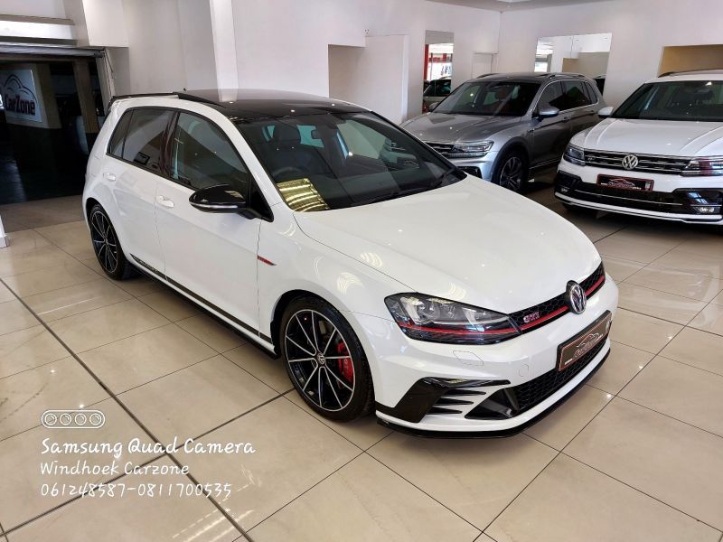 2016 Volkswagen Golf photo 1