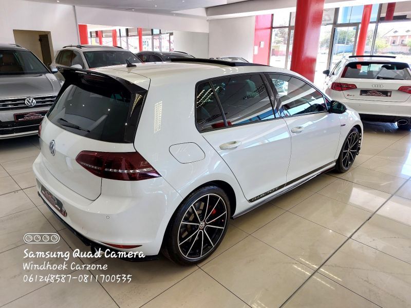 2016 Volkswagen Golf photo 3