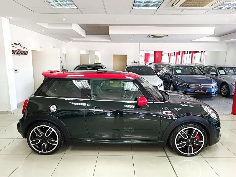 2018 Mini Cooper photo 2