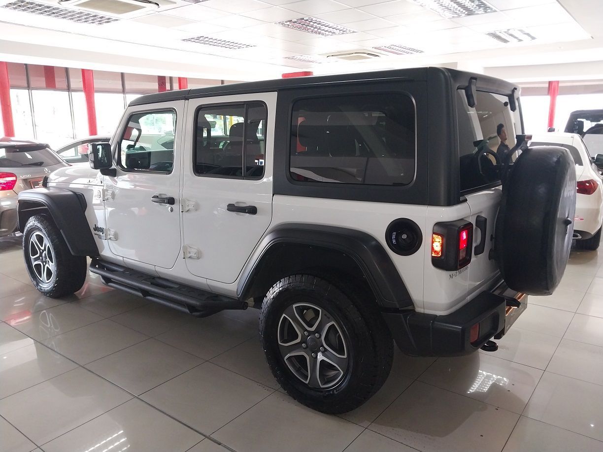 2021 Jeep Wrangler photo 10