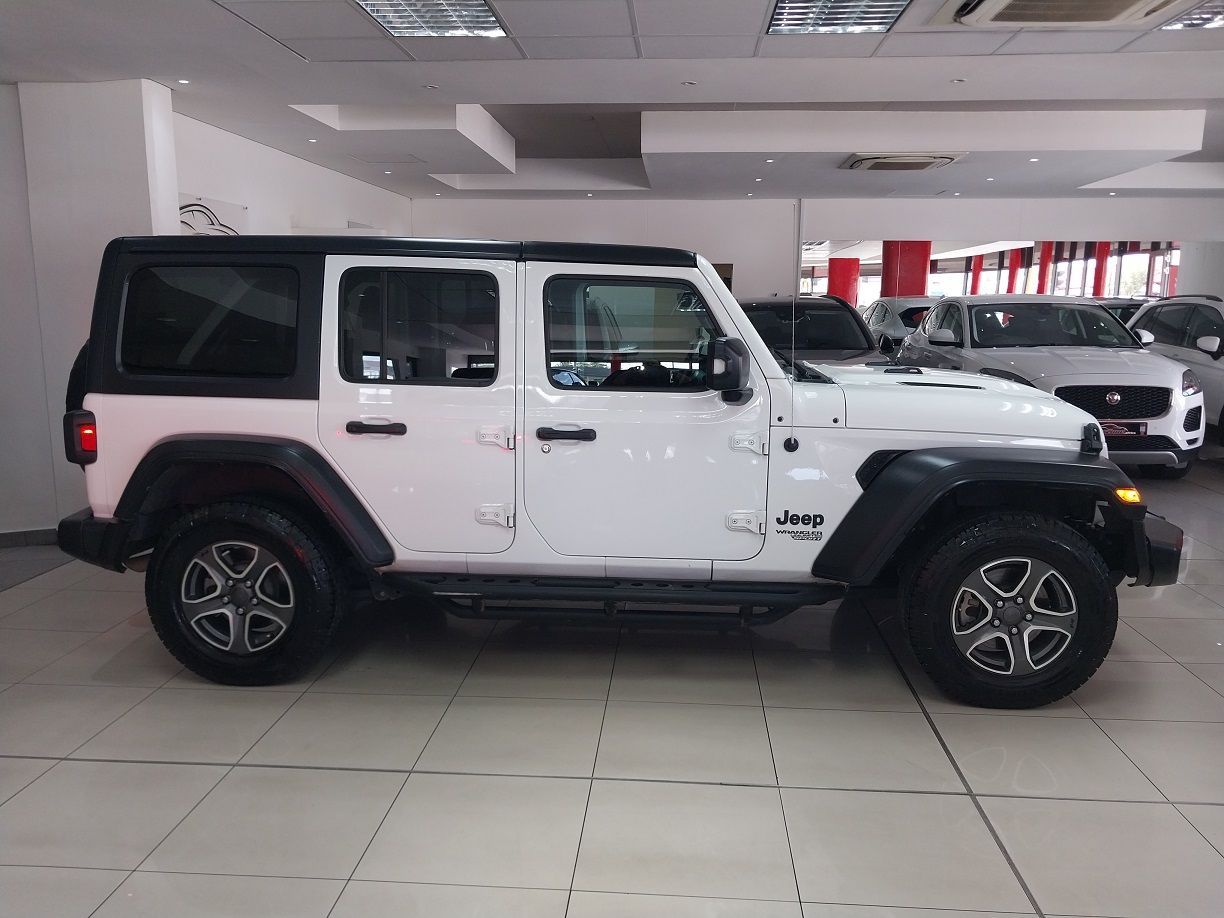 2021 Jeep Wrangler photo 2