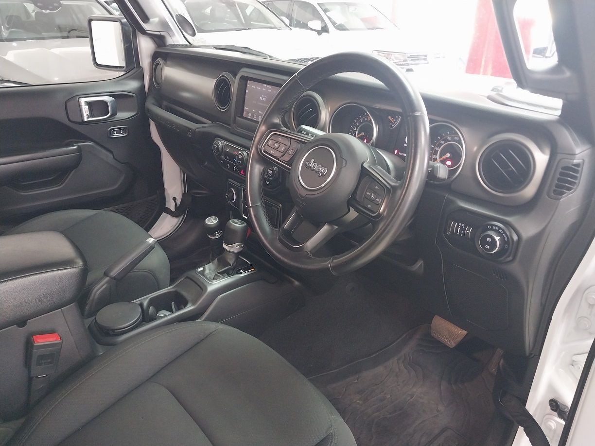 2021 Jeep Wrangler photo 6