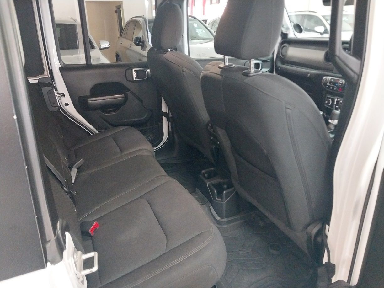 2021 Jeep Wrangler photo 7