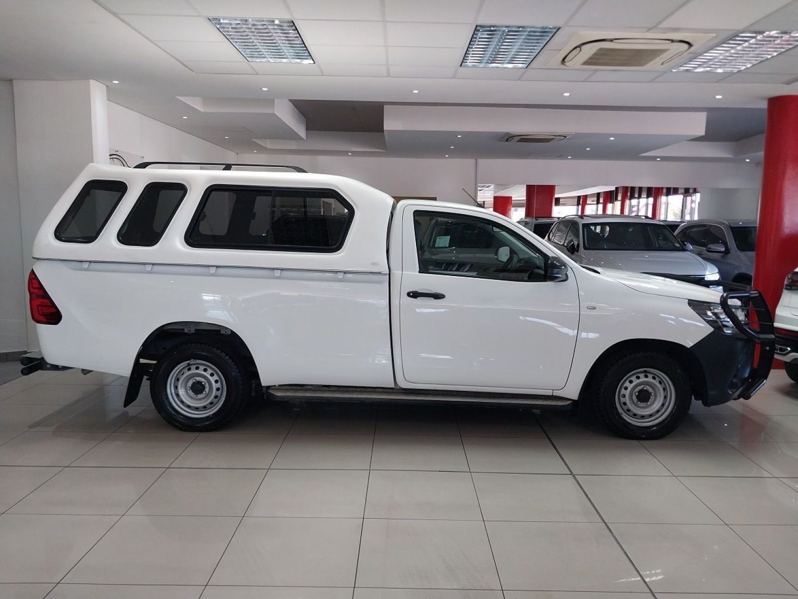 2020 Toyota Hilux photo 2