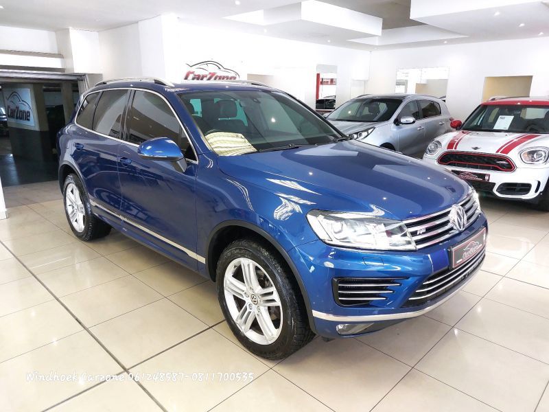 2017 Volkswagen Touareg photo 1
